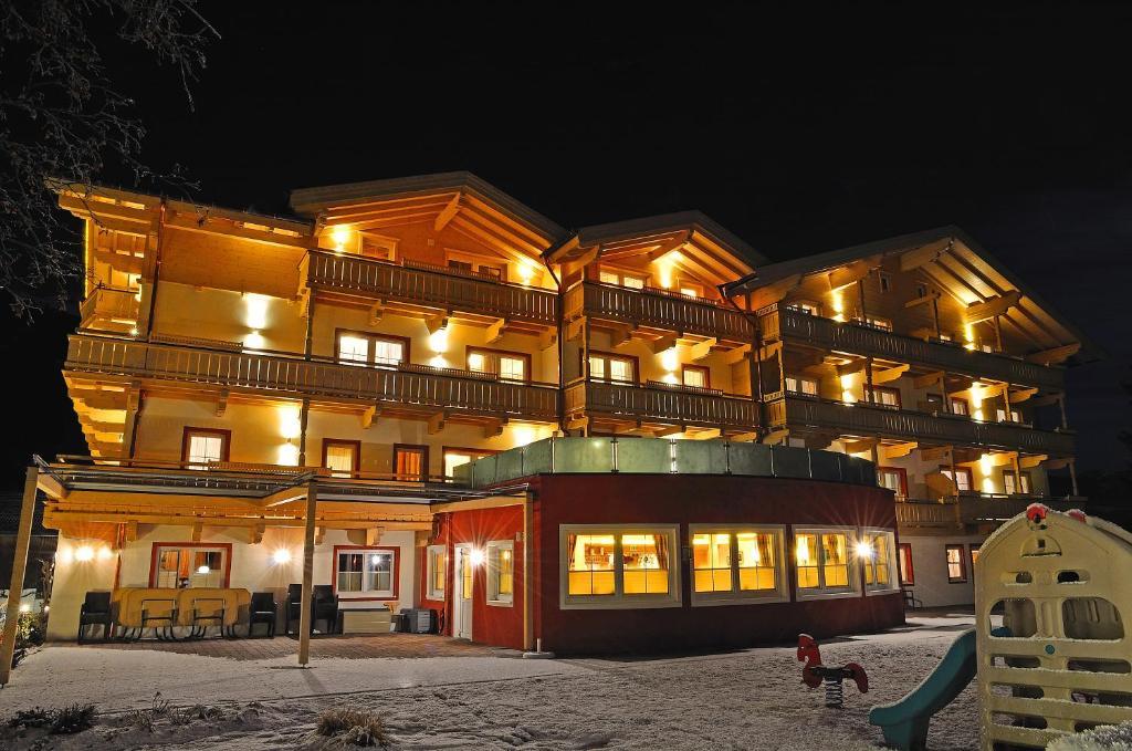 Hotel Grundlhof 브람베르크 암 빌트코겔 외부 사진